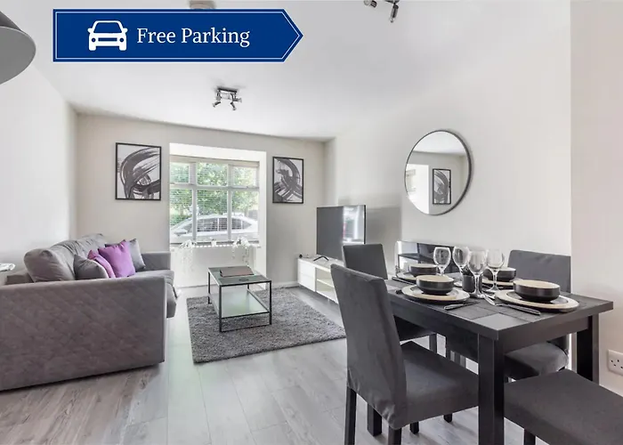 Top Hotels in Redditch UK for Leisure & Business Travel